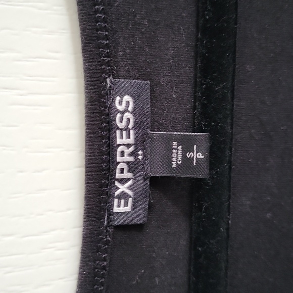 Express fitted, ruched-side body con dress - Picture 4 of 5